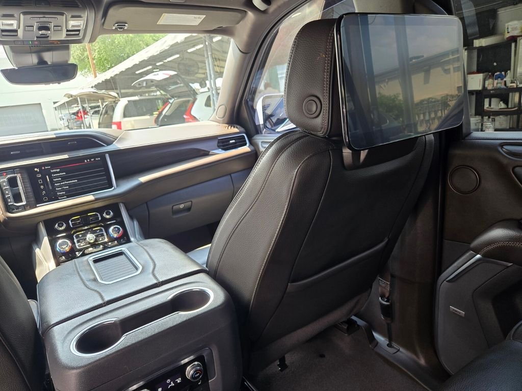 Used 2023 White GMC Denali image 17