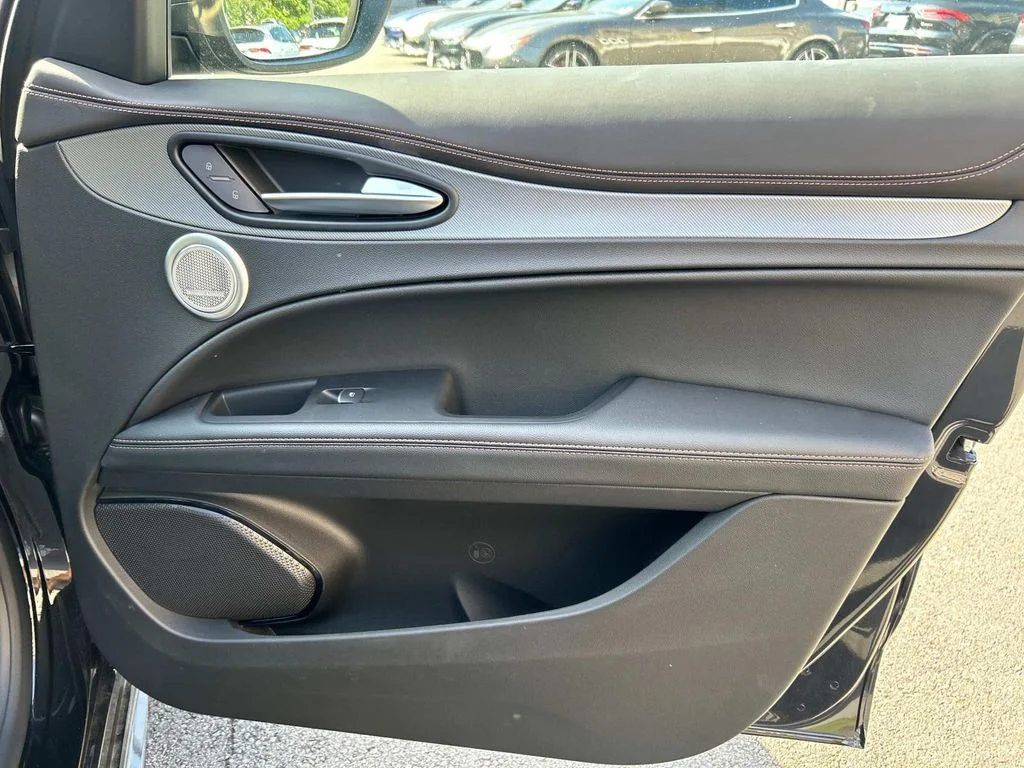 2025 Alfa Romeo Stelvio Intensa - Photo 15