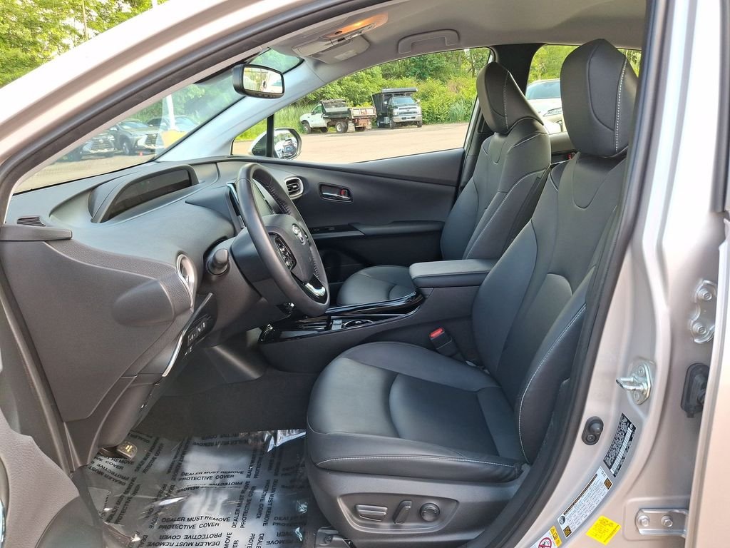 Used 2022 Silver Toyota Limited image 13