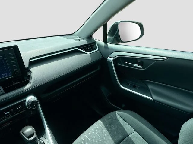 Used 2021 Silver Toyota XLE image 24