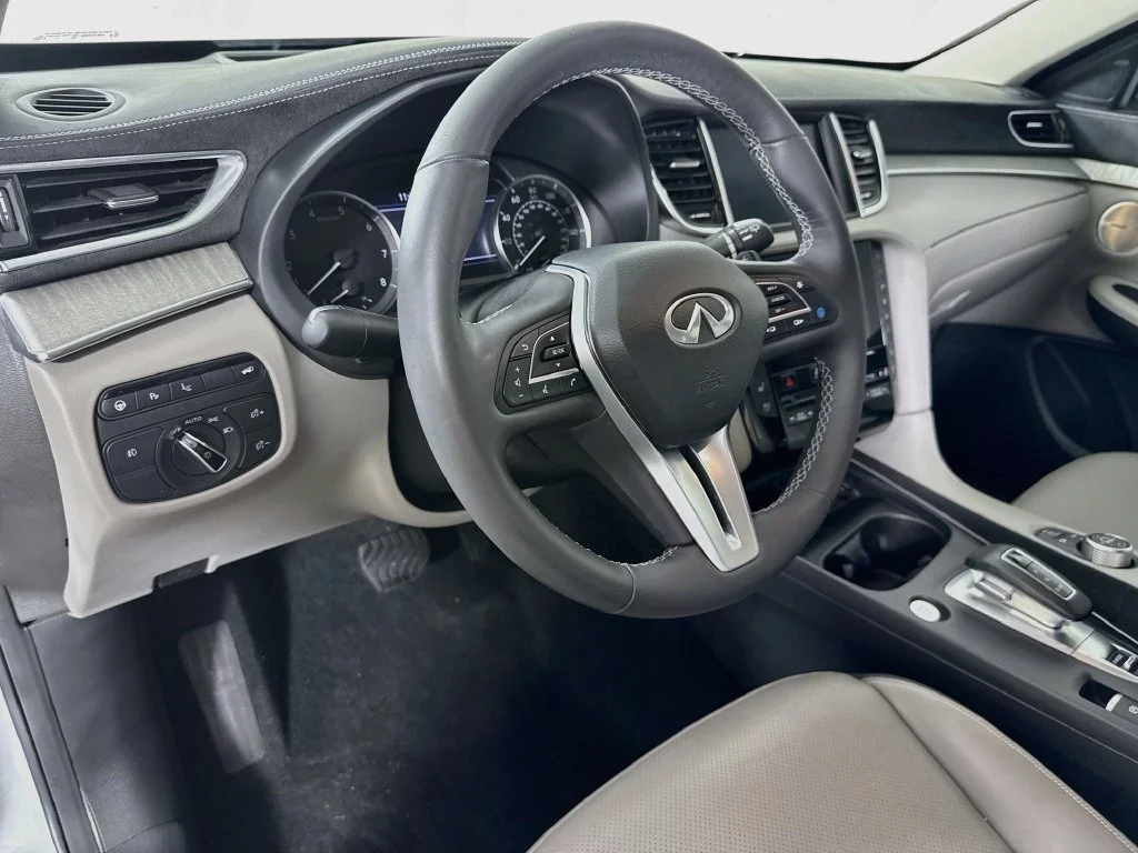 Certified Used 2023 White INFINITI Sensory image 12