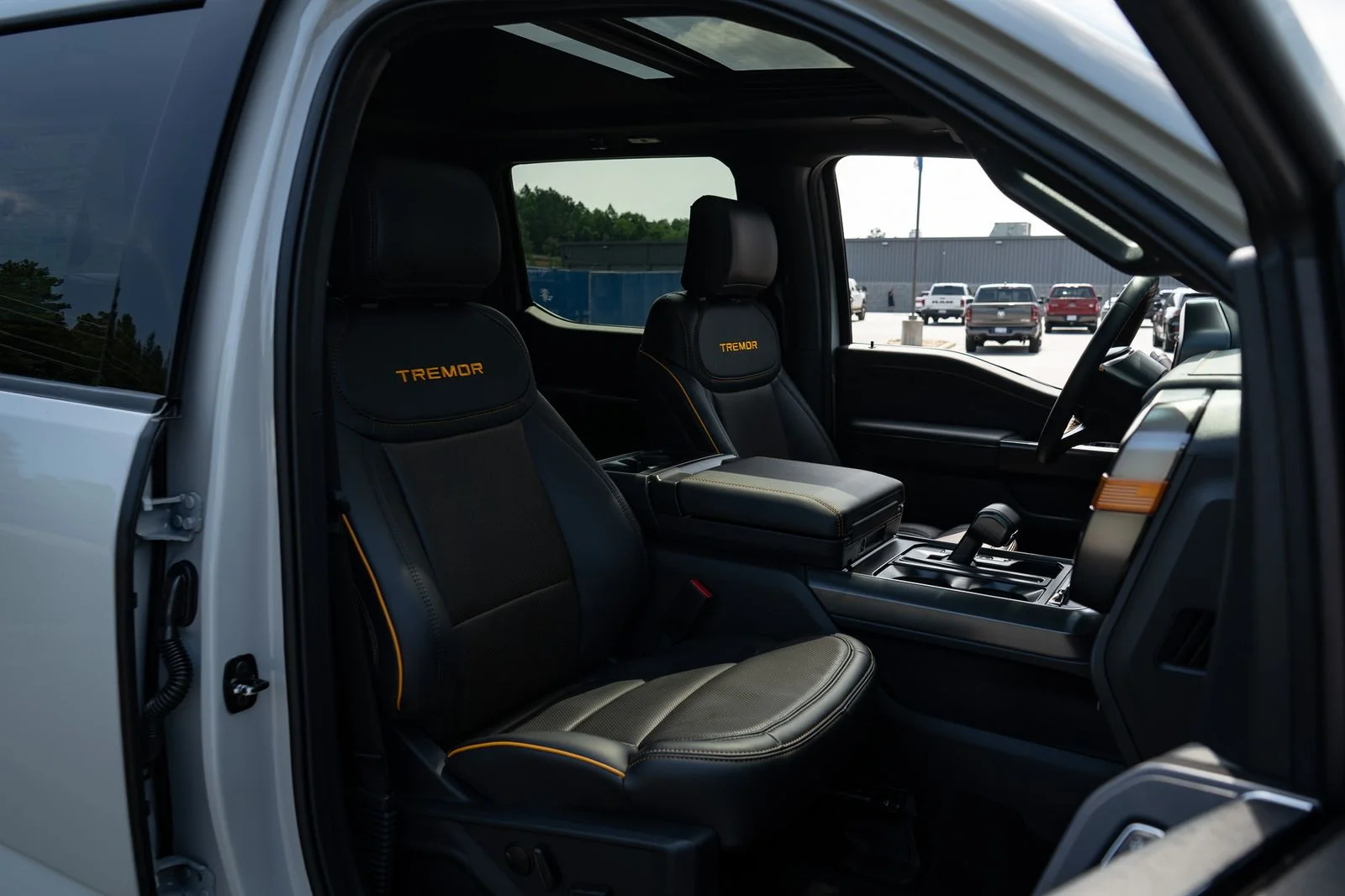 New 2026 White Ford Tremor image 44