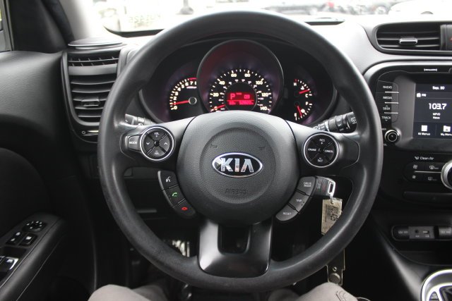 Used 2018 Green Kia Plus image 11