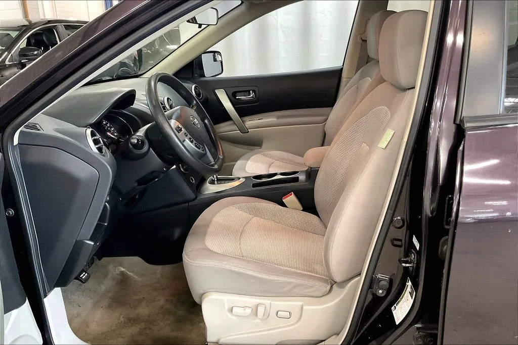 Used 2011 Black Nissan SV image 25