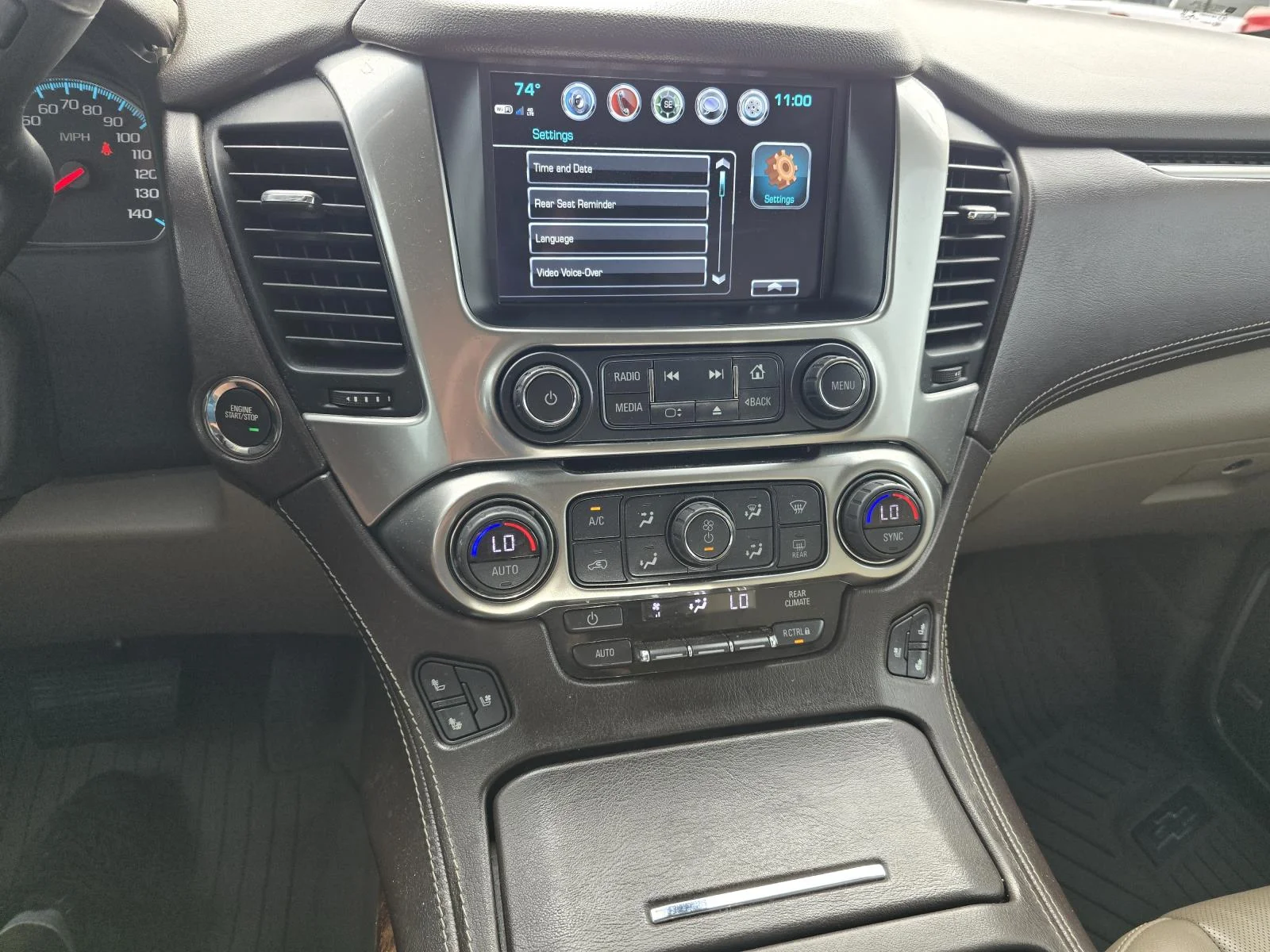 Used 2019 Iridescent Pearl Tricoat Chevrolet Premier image 17
