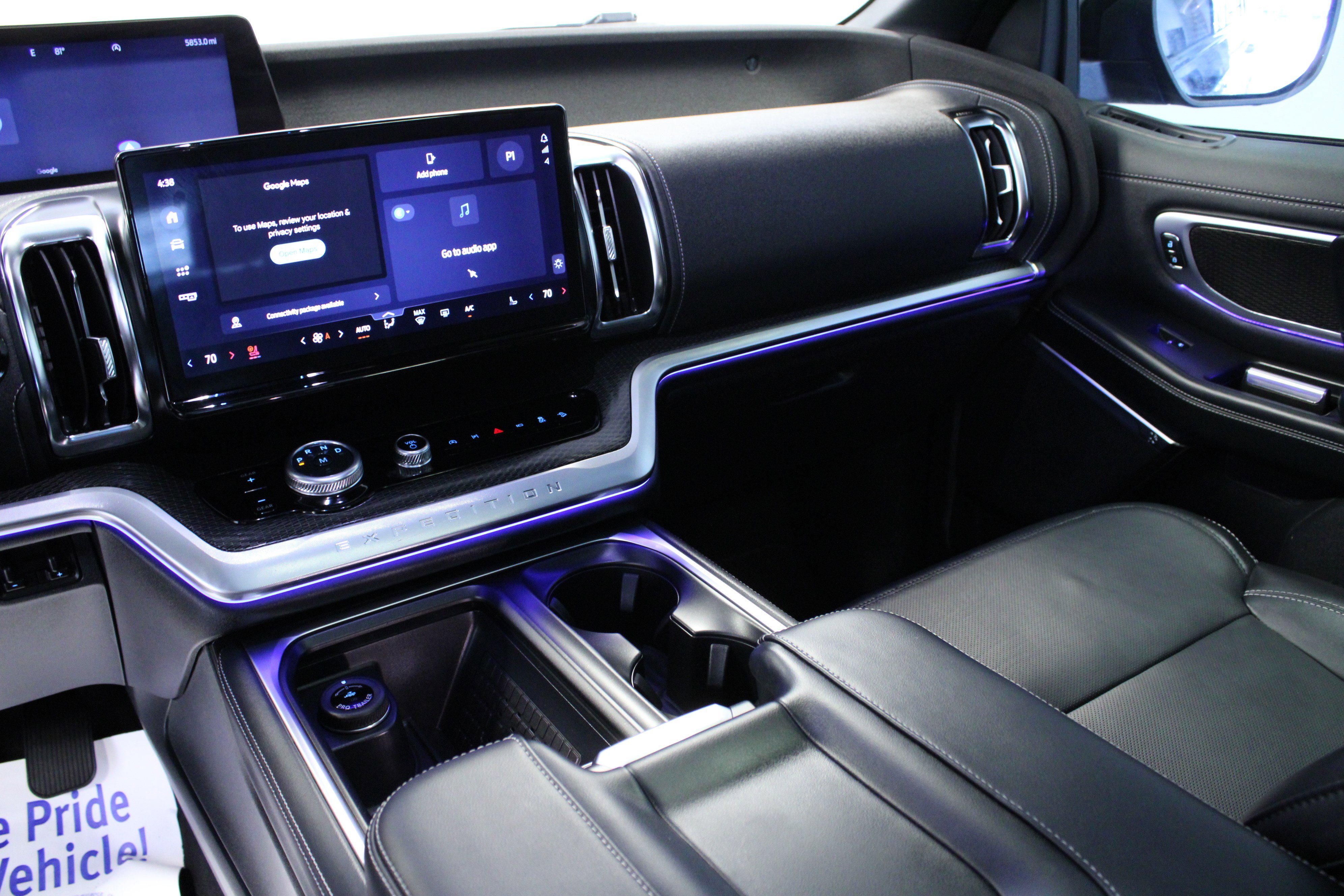 Used 2025 Gray Metallic Ford Platinum image 20