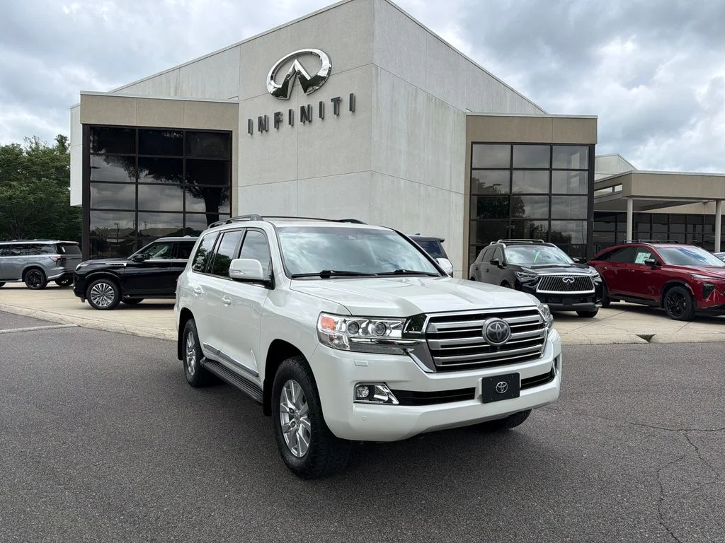Used 2018 Blizzard Pearl Toyota  image 1