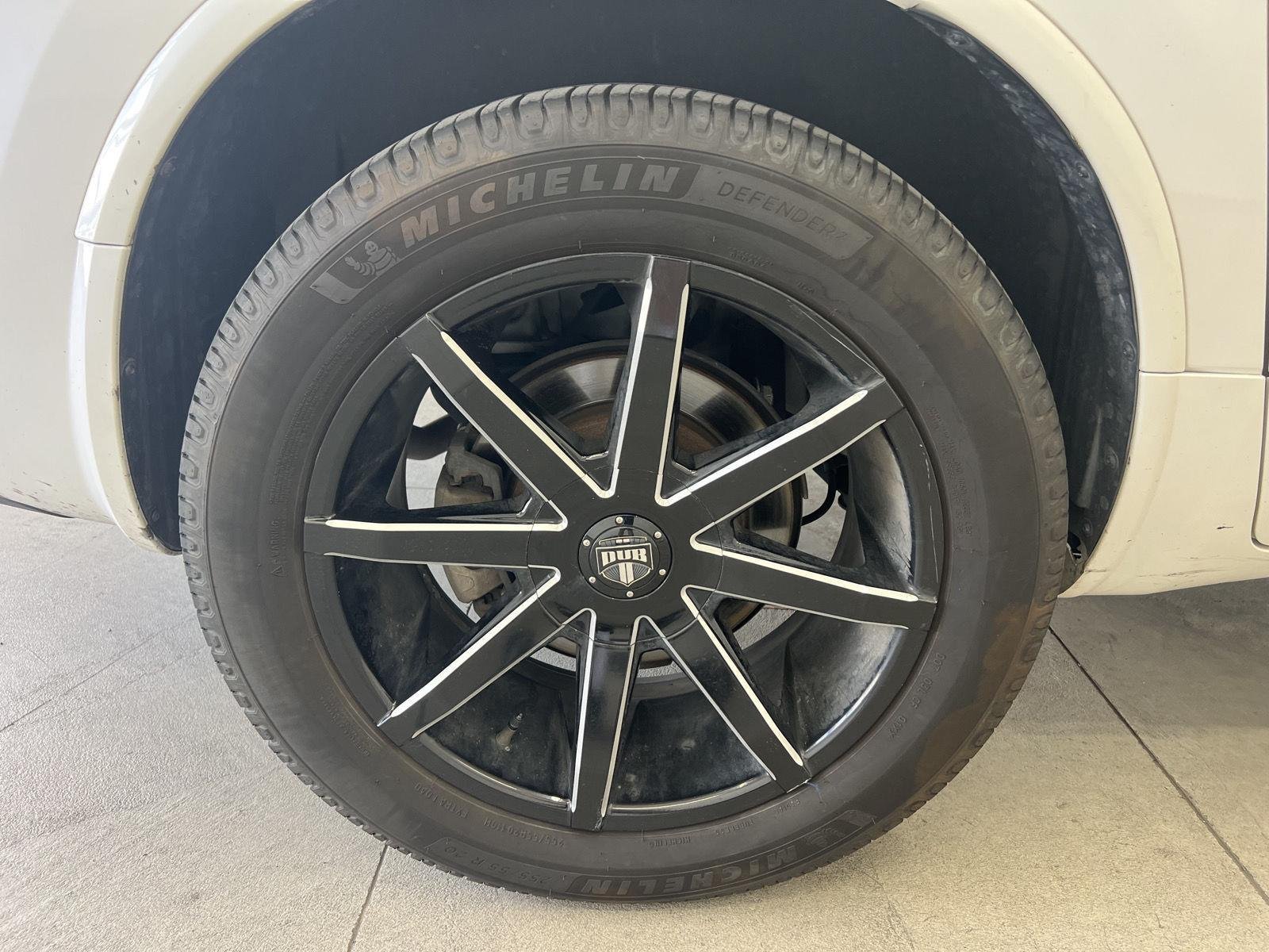 Used 2017 White Frost Tricoat Buick Premium image 9