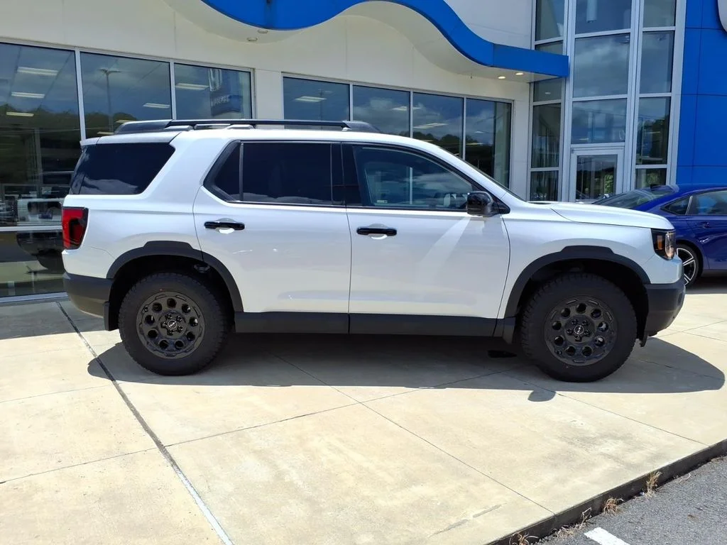 New 2026 Platinum White Pearl Honda TrailSport Blackout Elite image 2