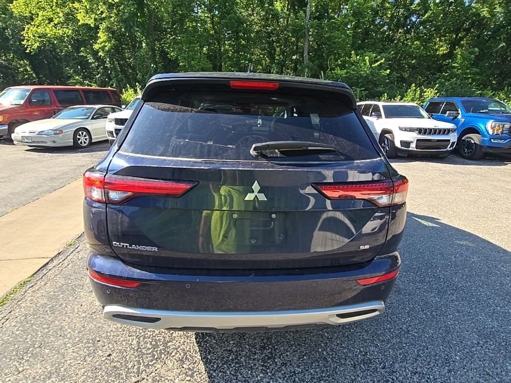Used 2024 Blue Mitsubishi SE image 6
