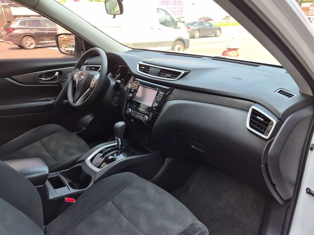 Used 2014 White Nissan SV image 24