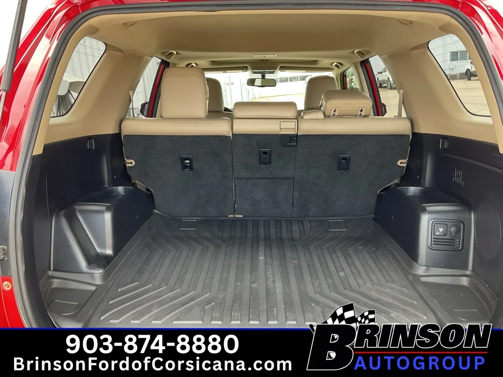 Used 2016 Barcelona Red Metallic Toyota Limited image 9