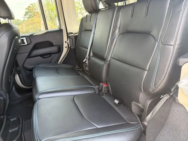 Used 2022 Beige Jeep Unlimited Rubicon 4x4 image 12