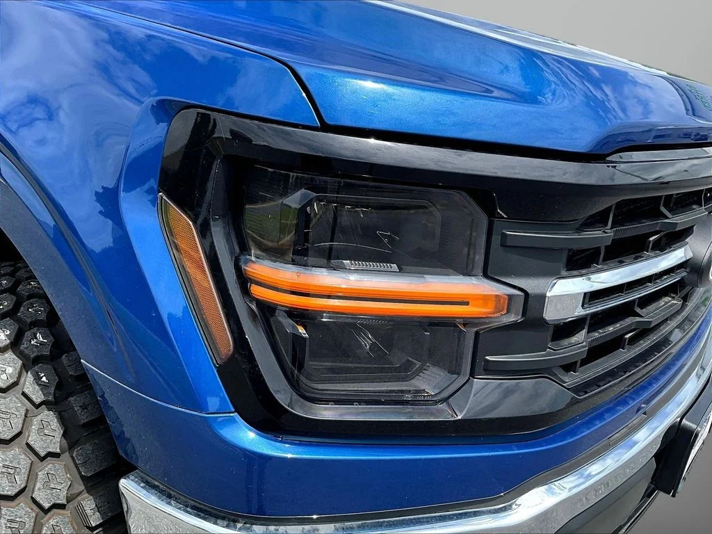 Used 2025 Blue Ford XLT image 28
