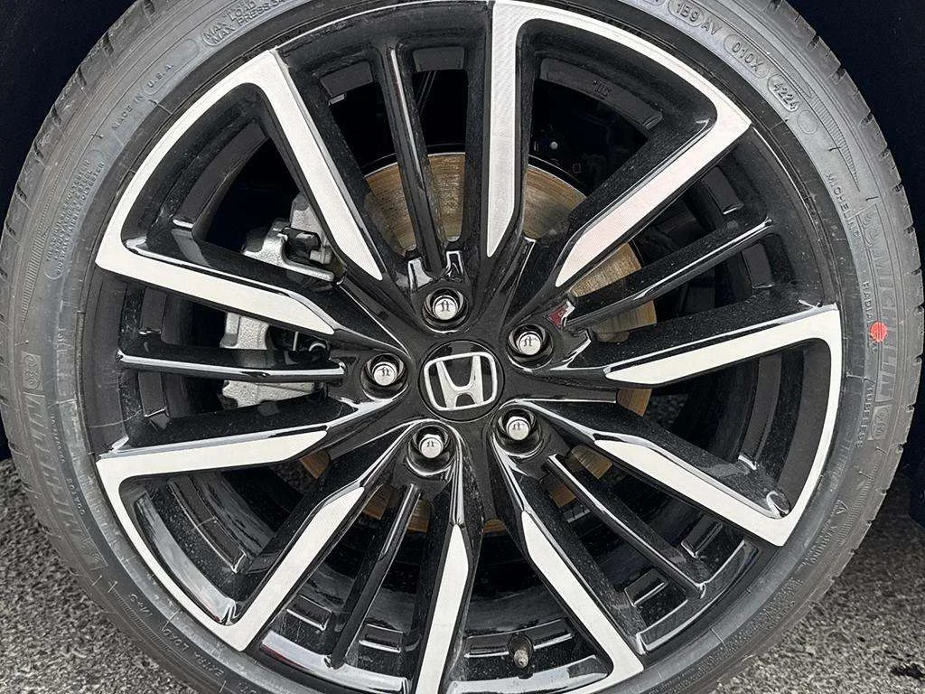 New 2026 Platinum White Pearl Honda TOURING The best of the Accord. The best of everyt image 8