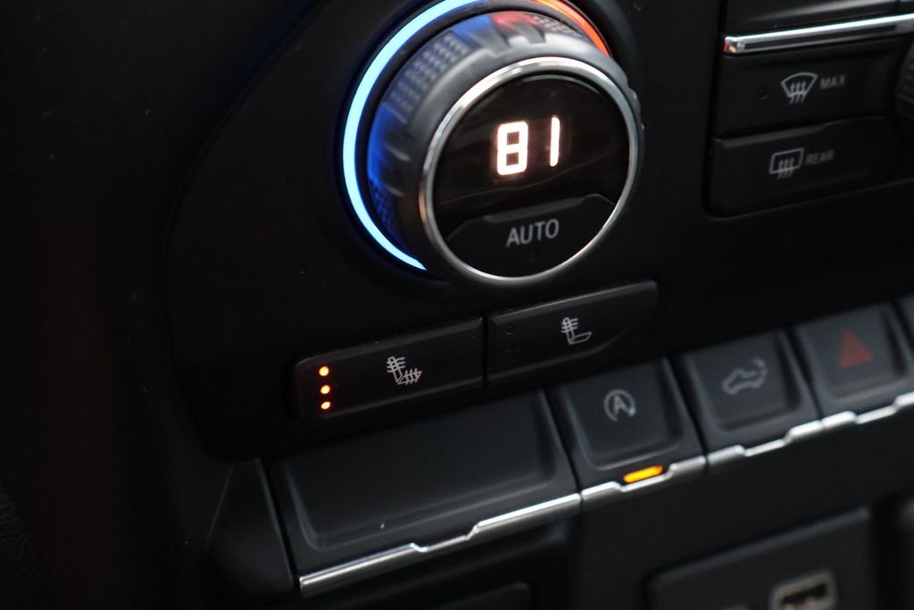 Used 2019 SUMMIT WHITE Chevrolet RST image 28