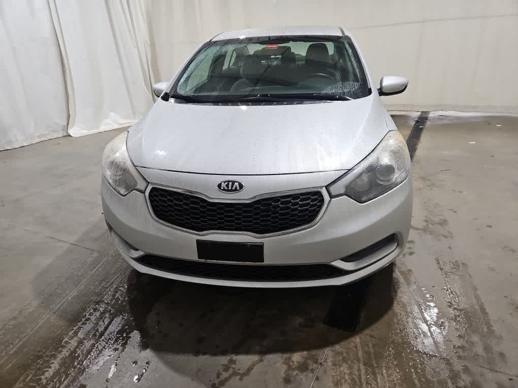Used 2015 Silky Silver Kia LX image 4