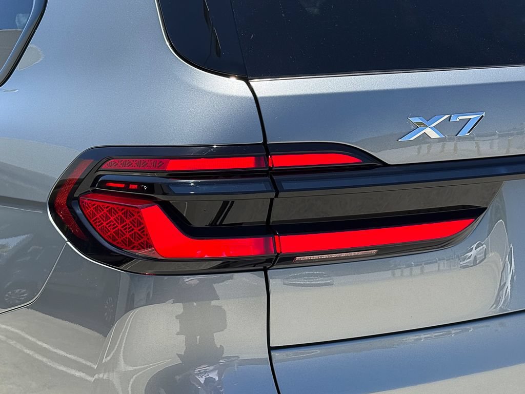 New 2027 Skyscraper Grey Metallic BMW xDrive40i image 6