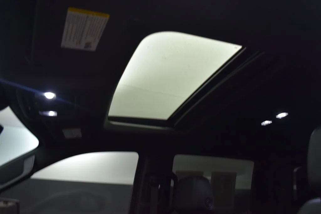 Used 2025 White GMC AT4 image 20