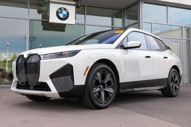 2023 BMW iX xDrive50's photo