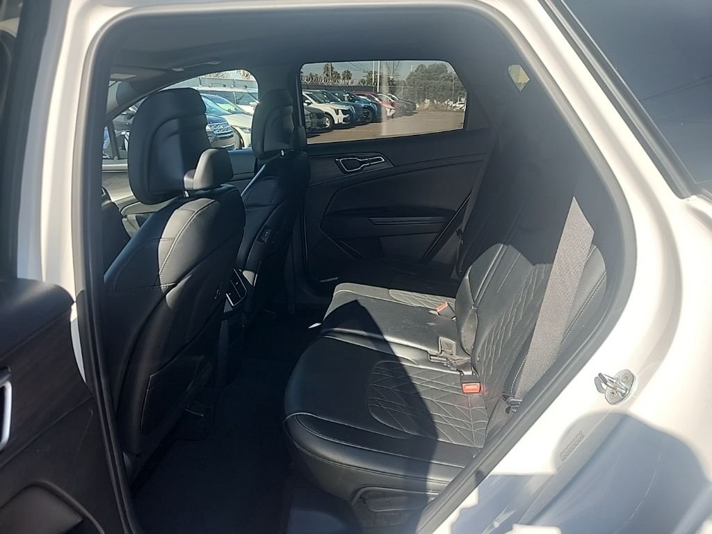 Used 2023 White Kia X-Line image 20