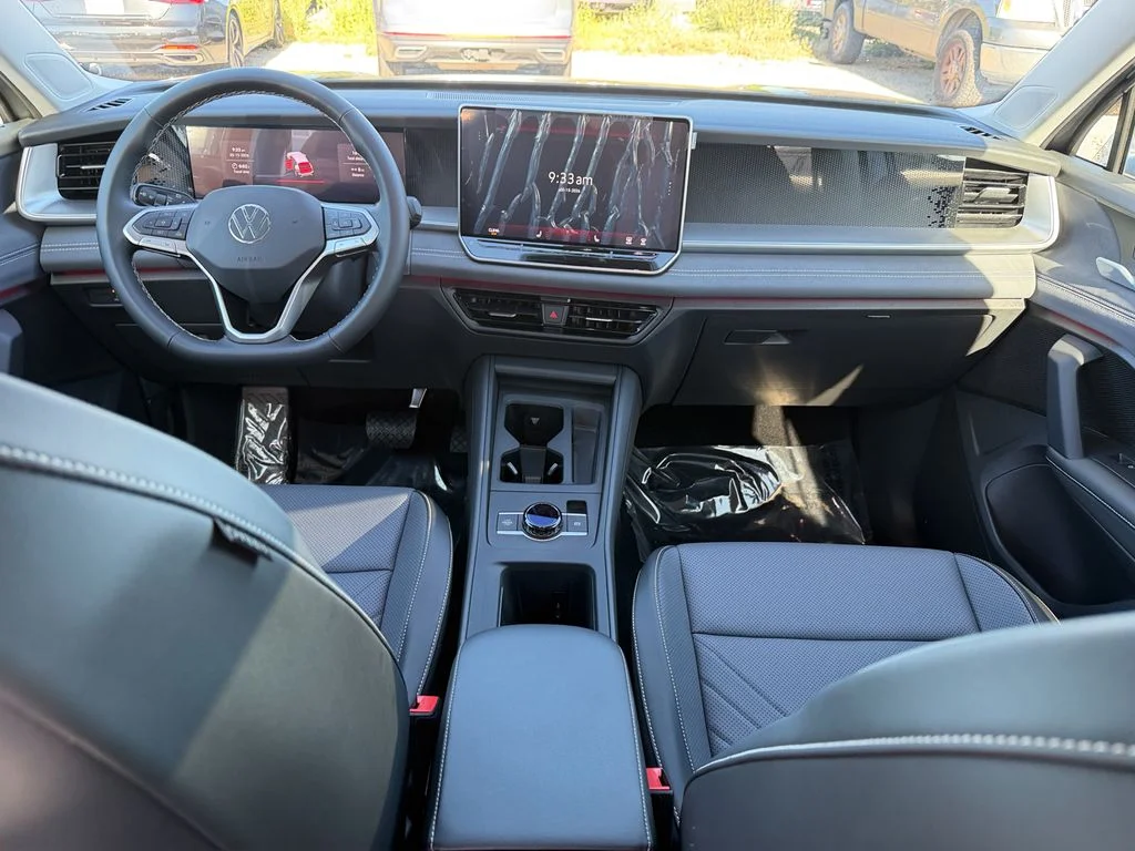 New 2026 Platinum Gray Metallic Volkswagen 2.0T SE image 23