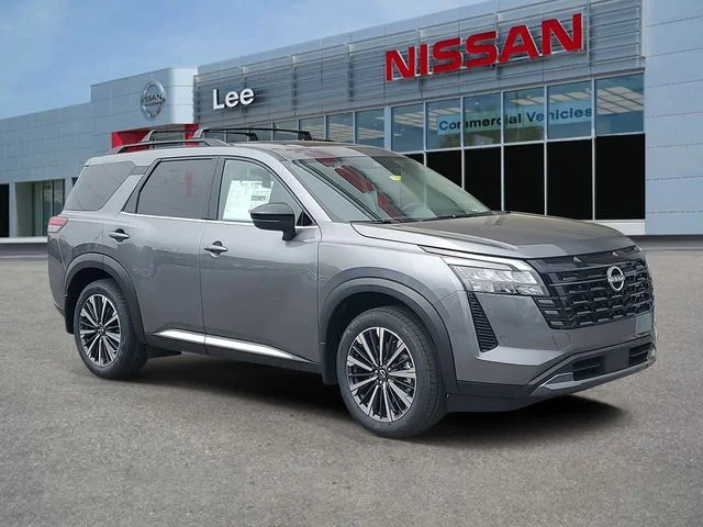2026 Nissan Pathfinder Platinum 2WD's photo