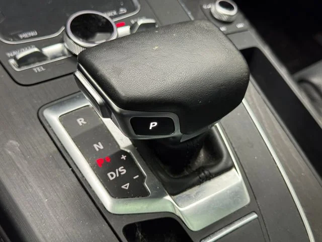 Used 2020 Black Metallic Audi 55 Premium Plus image 27
