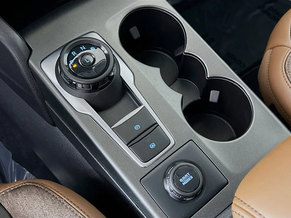 New 2025 Carbonized Gray Metallic Ford Outer Banks image 10