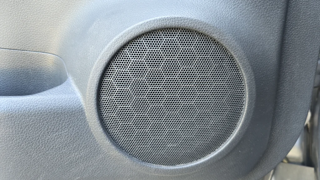 Used 2015 Gray Nissan S image 16