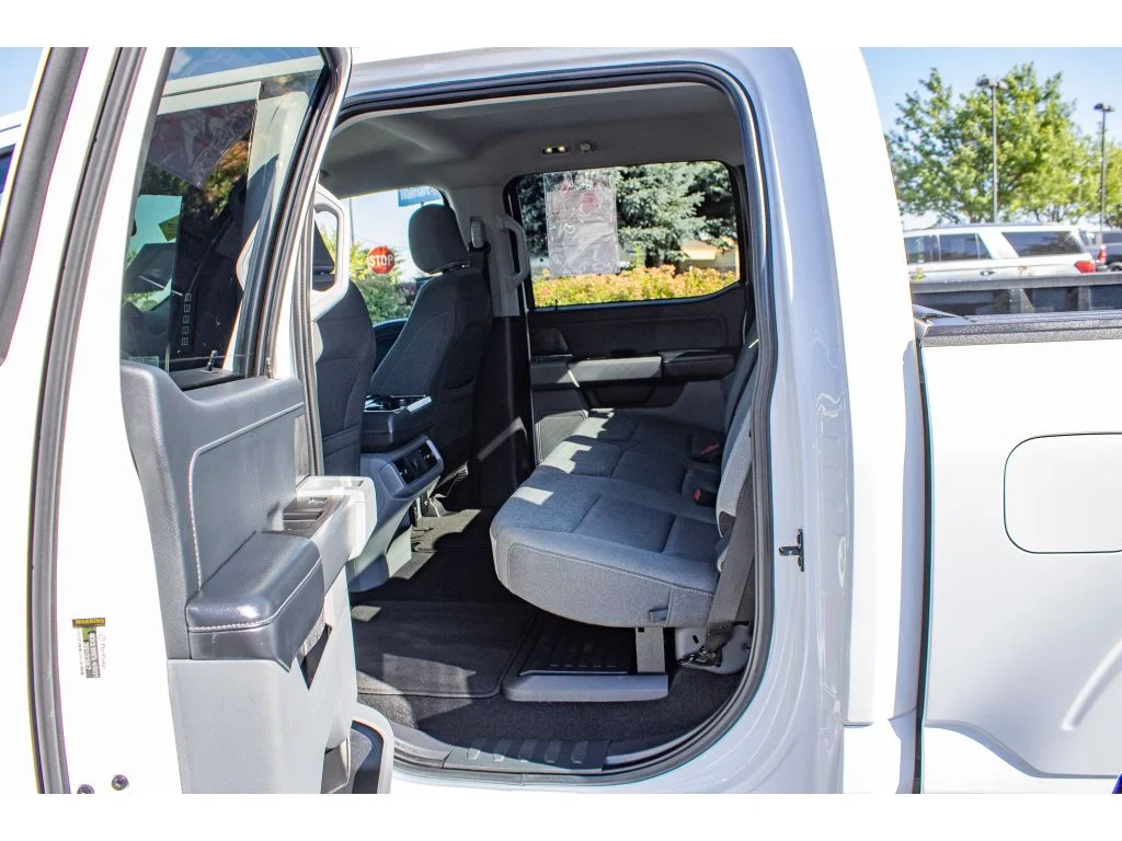 Used 2024 Oxford White Ford XLT image 16