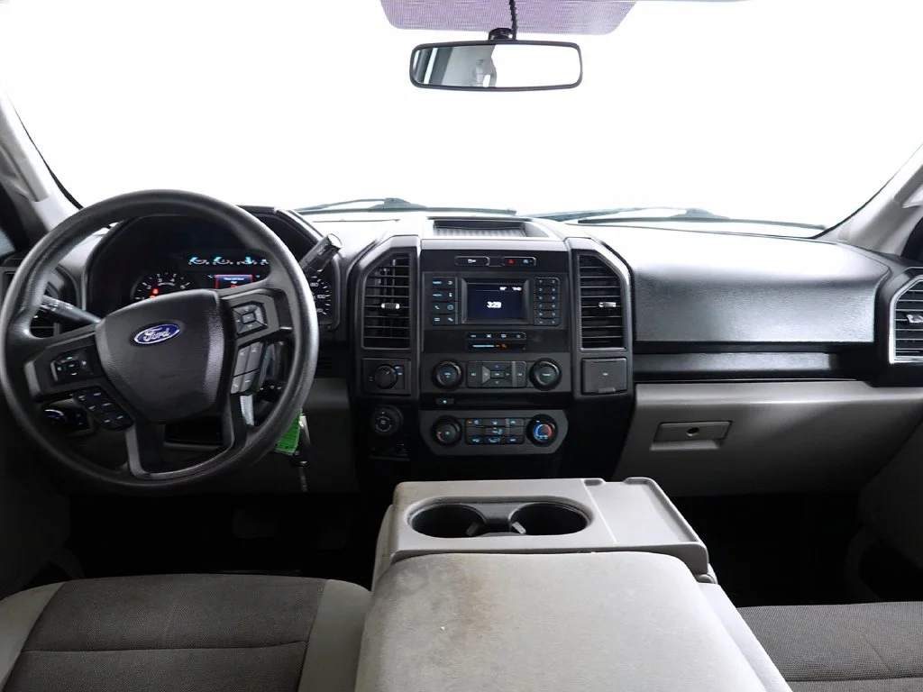 Used 2018 White Ford XL image 2