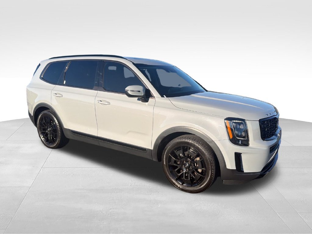 Used 2022 Gray Kia EX image 7