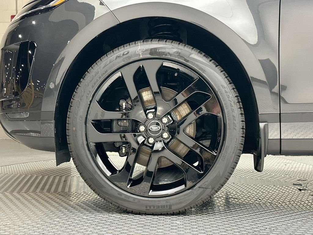 New 2026 Carpathian Grey Land Rover S image 5