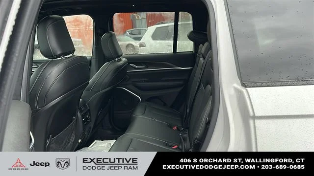 New 2026 Bright White Clear-Coat Exterior Paint Jeep Limited image 23