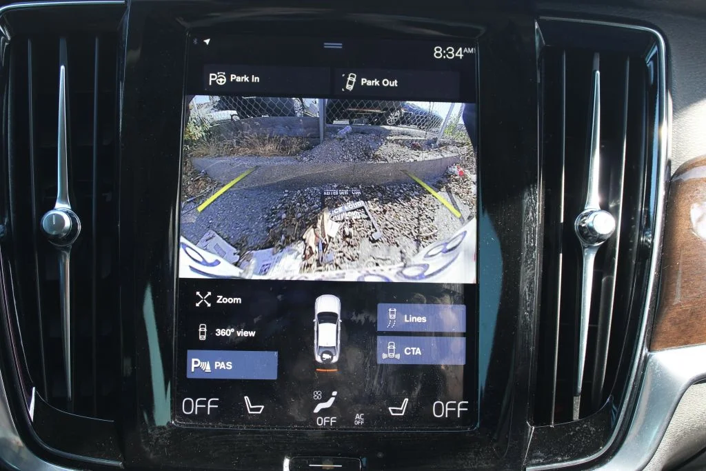 Used 2018 Black Volvo T5 Momentum image 22