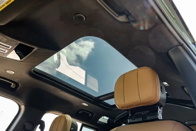 New 2026 Green Land Rover X image 4
