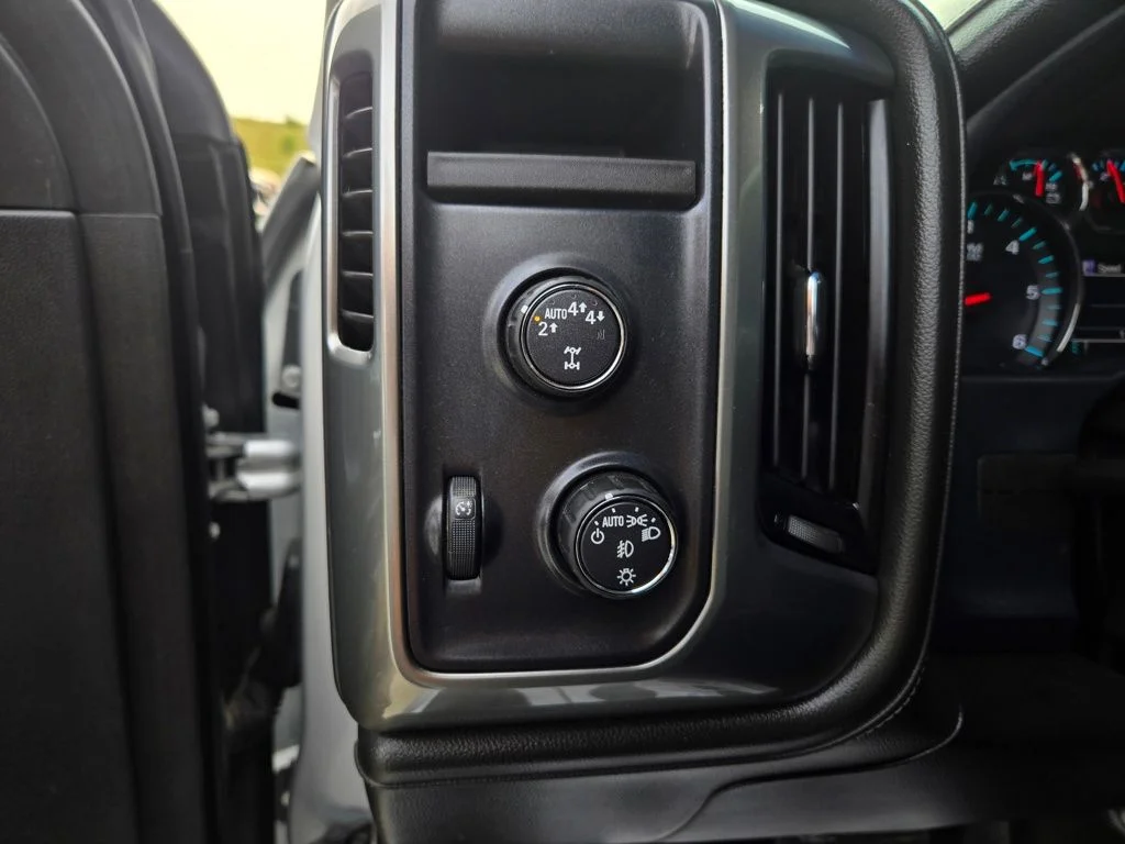 Used 2018 Silver Chevrolet LTZ image 12