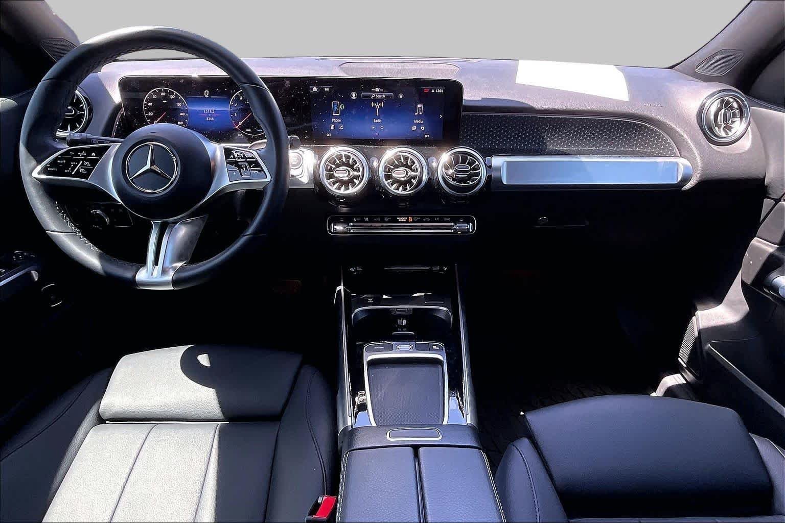 Used 2024 Polar White Mercedes-Benz GLB 250 image 14