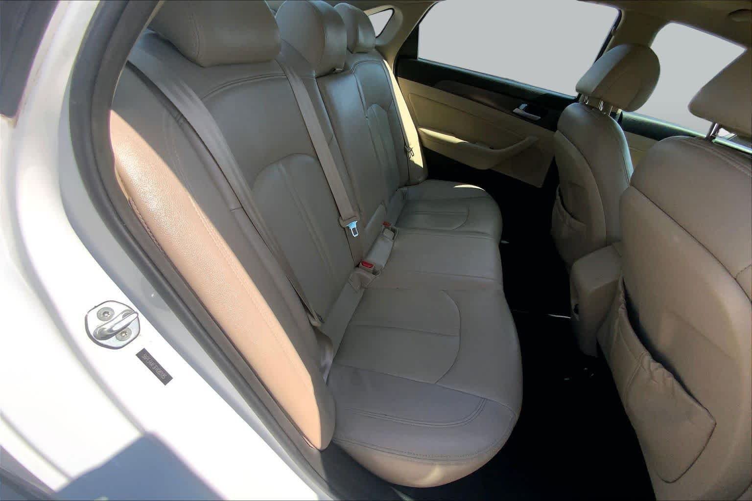 Used 2015 Quartz White Pearl Hyundai 2.4L Sport image 20