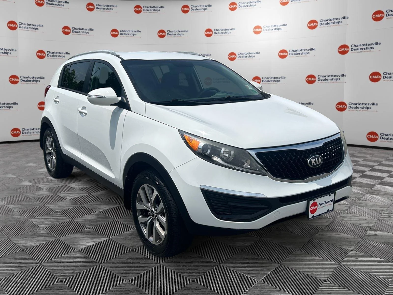 Used 2014 Clear White Kia LX image 7