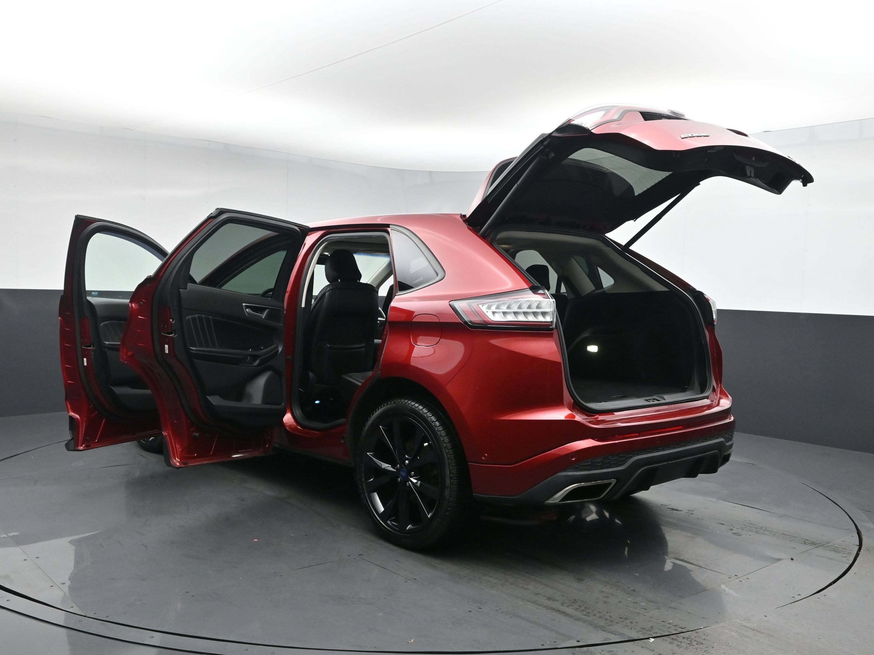 Used 2016 Red Ford Sport image 26