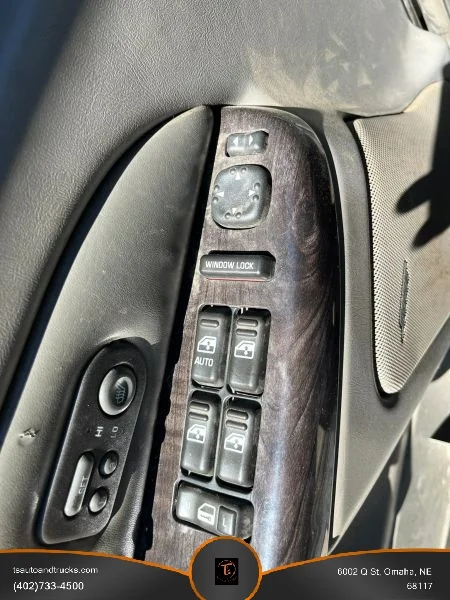 Used 2001 Silver GMC Denali Sport Utility 4D image 23