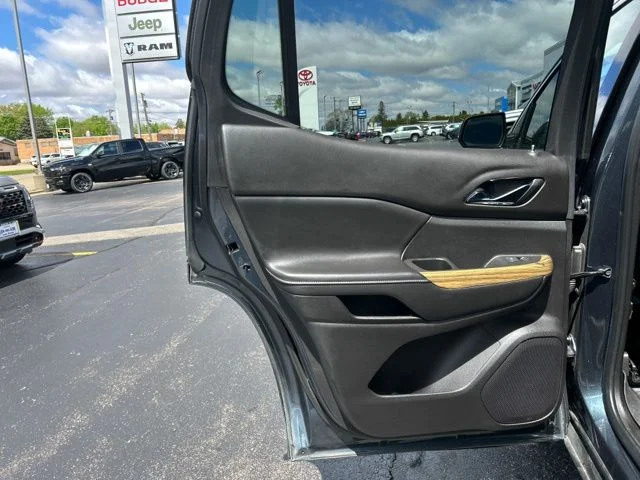 Used 2019 Blue GMC Denali image 24