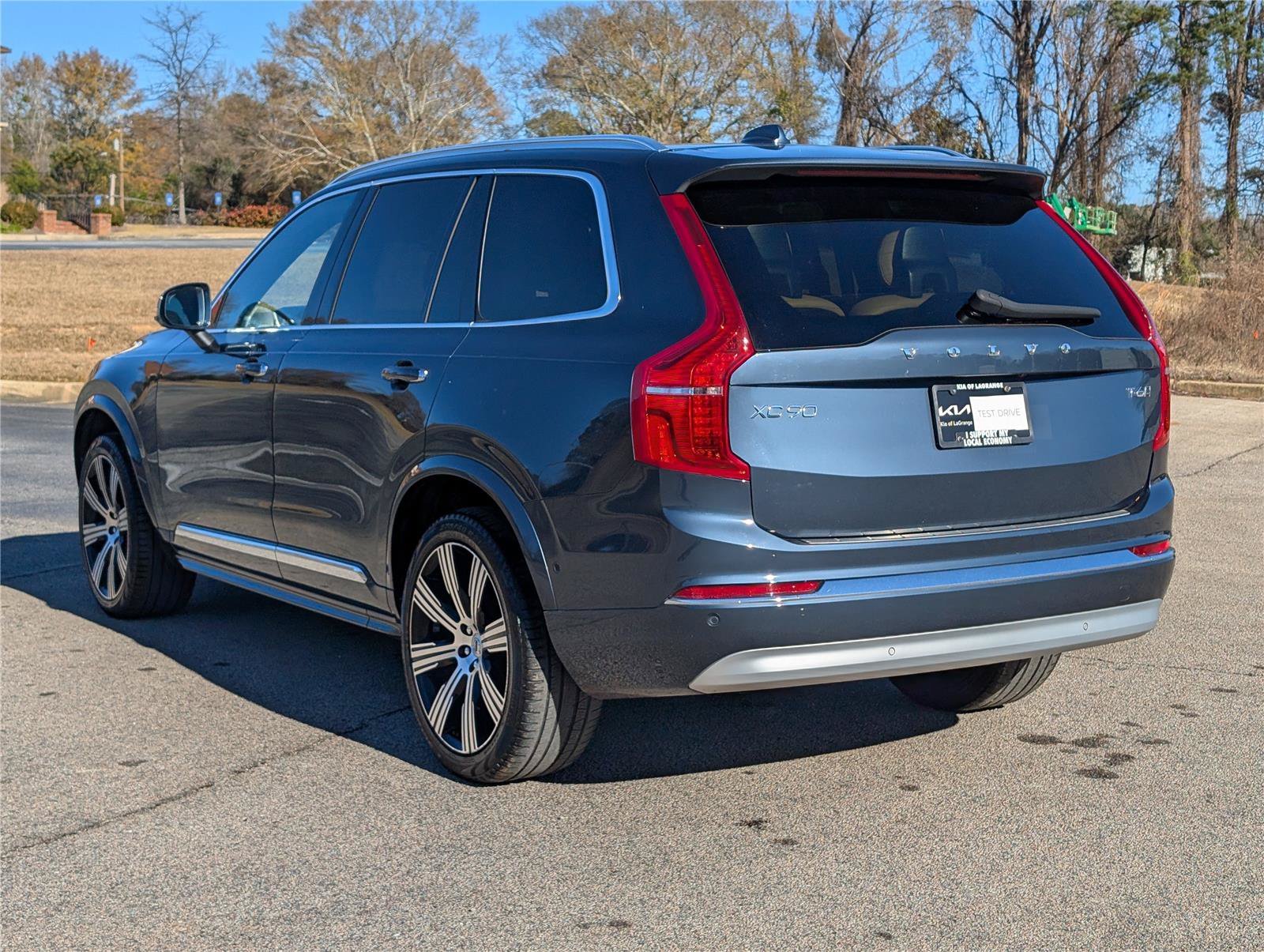 Used 2022 Blue Volvo Inscription image 11