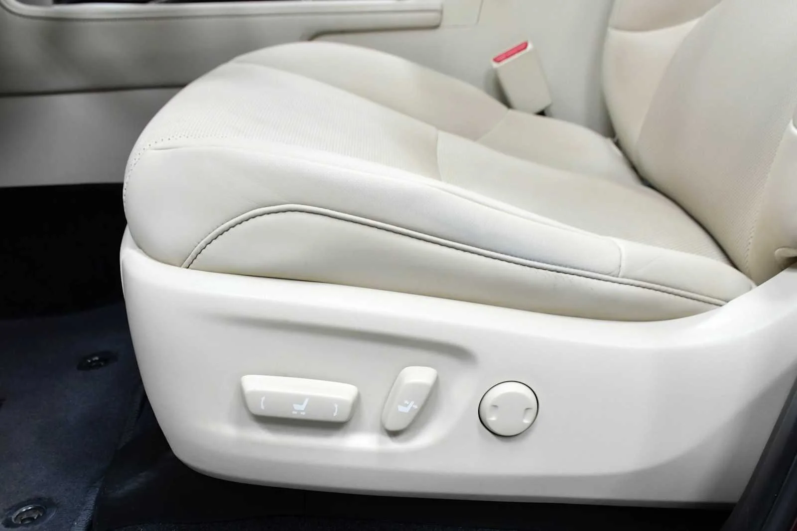 Certified Used 2021 CLARET MICA Lexus Premium image 17