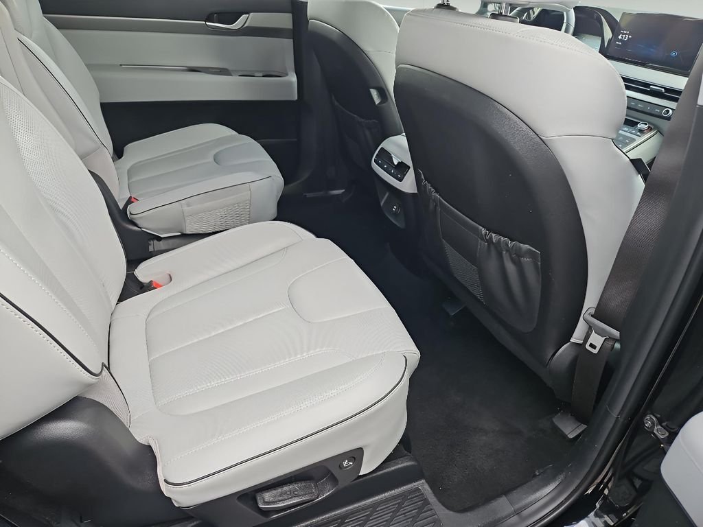 Used 2025 Abyss Black Pearl Hyundai SEL image 12