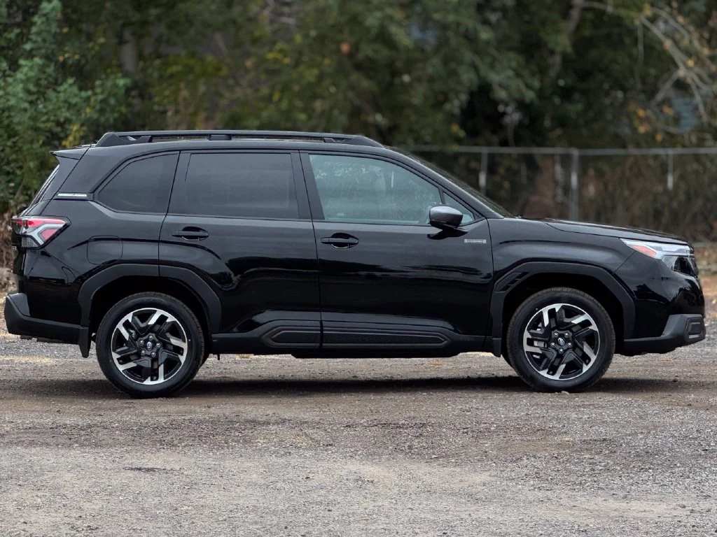 New 2026 CRYSTAL BLACK SILICA Subaru Limited Hybrid image 8