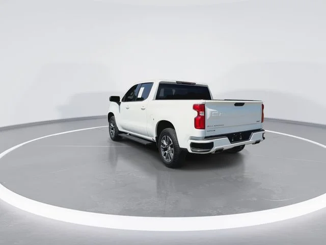 Used 2023 White Chevrolet RST image 8