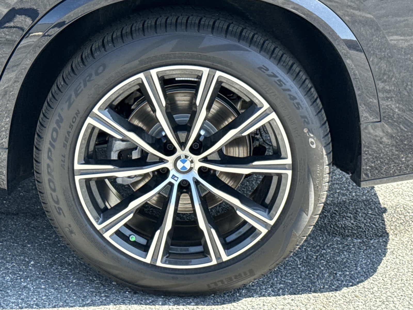 New 2026 Carbon Black Metallic BMW xDrive40i image 12